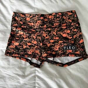 Fleo Halloween Skulls 3.25” size M
